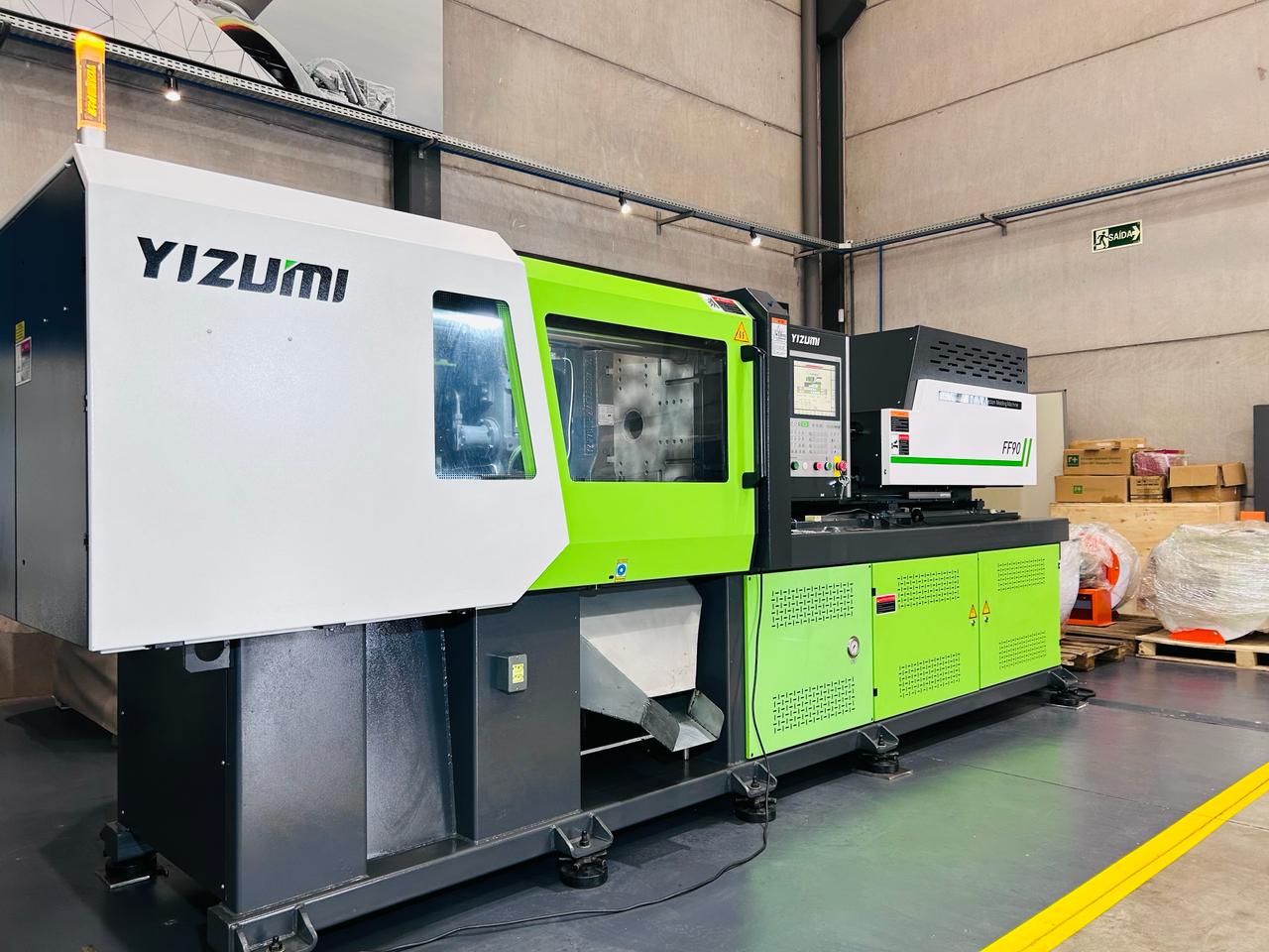 Injetora de Plástico Elétrica Yizumi FF90 | 2020 | Usada