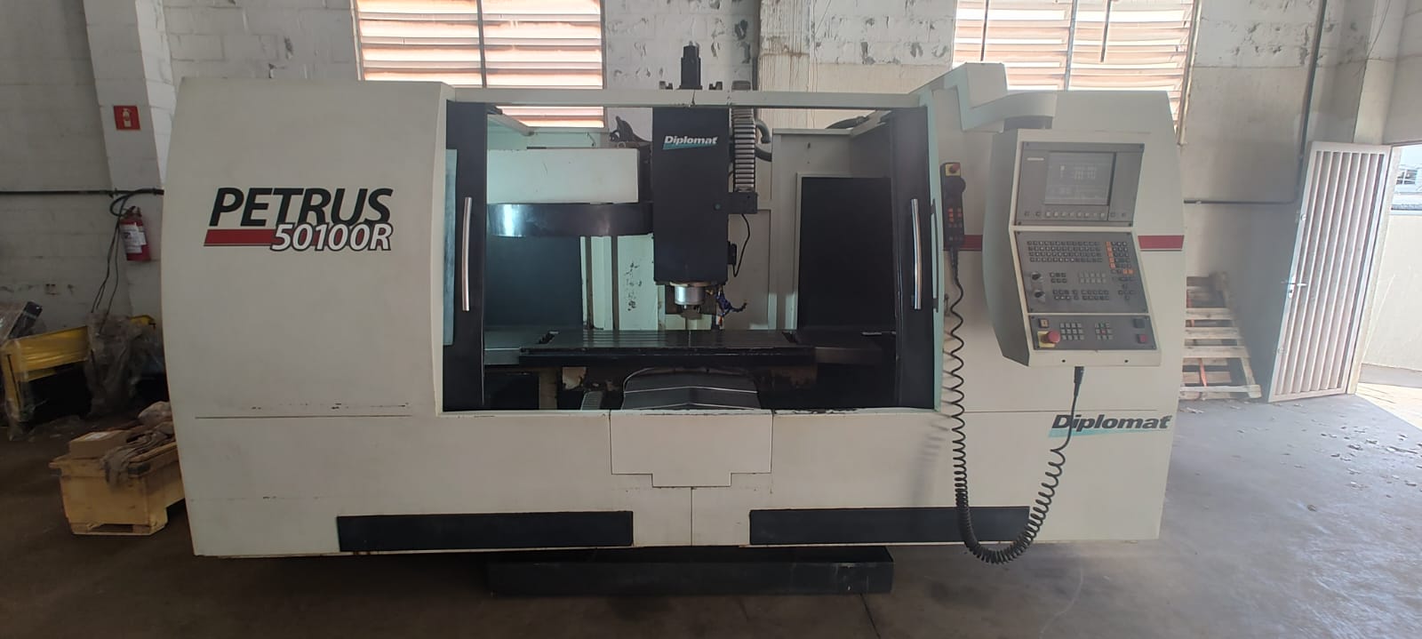 Diplomat Petrus 50100R Machining Center | 2007 | Used