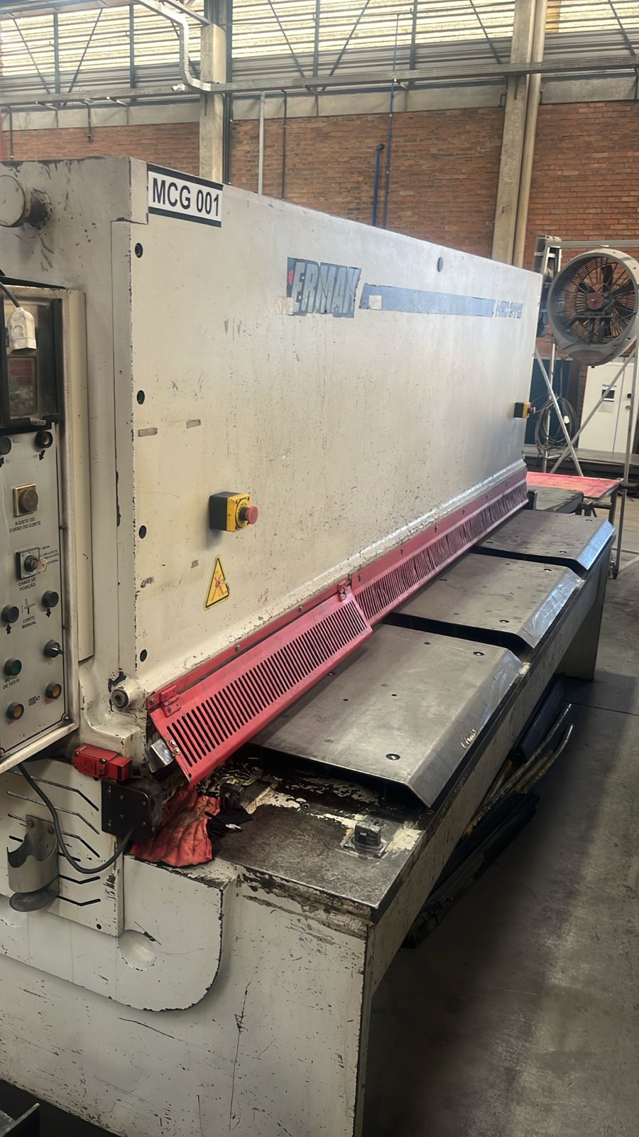 Guilhotina Hidráulica Ermak HGD 3100 x 13 | 2008 | Usada