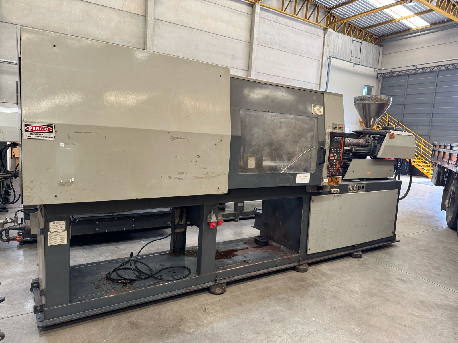 Injetora Sandretto OTTO 790/220 Ano 1999