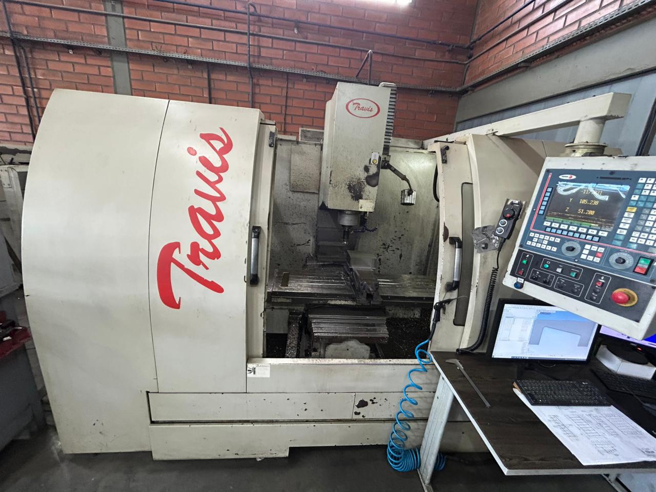 Fresadora Travis M1000 | 2004 | Usada